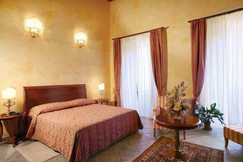 Hotel Palazzo Marzano Briatico Room photo